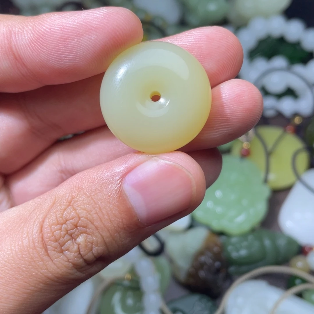 颈饰未镶嵌和田玉