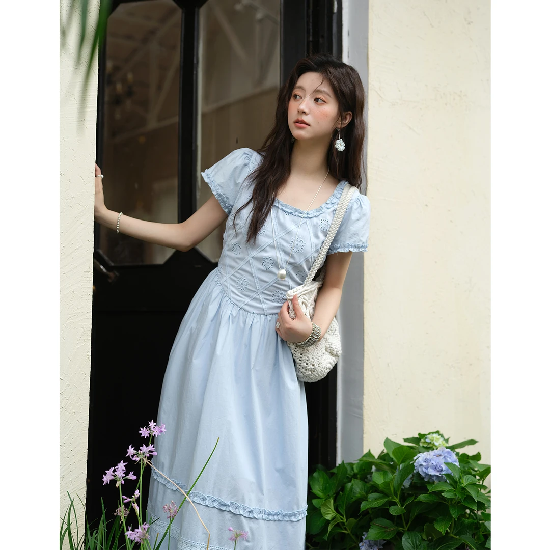 谜秀新品蓝色蕾丝木耳边连衣裙女2025夏泡泡袖收腰显瘦长裙气质
