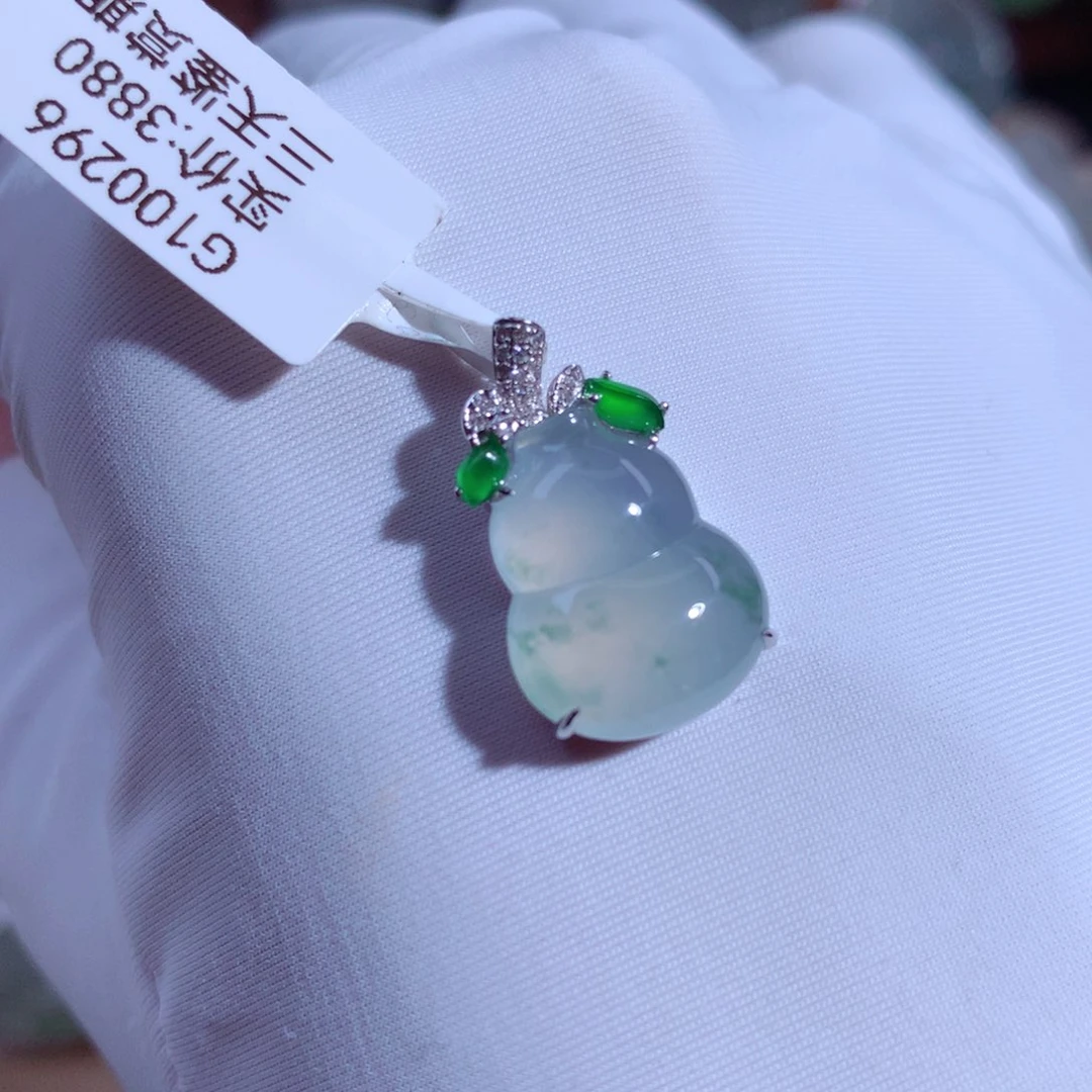 翡翠颈饰18K金镶嵌葫芦