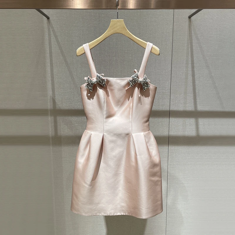 宴会连衣裙2025夏季新款贵气千金镶钻蝴蝶结吊带裙收腰显瘦短裙子