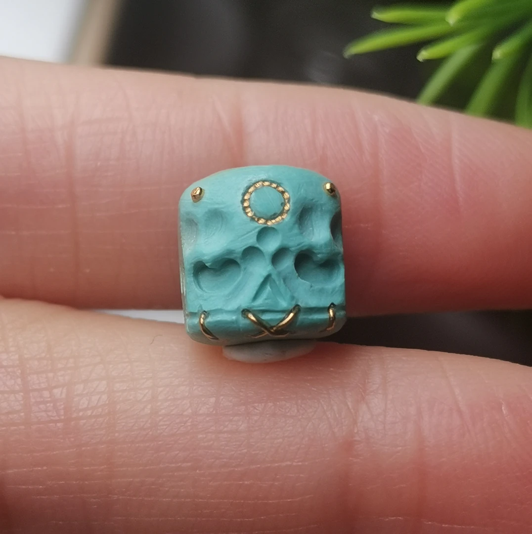 原矿绿松石干货柔光阿呆，俏色，9.6-8.8-9.2未打孔，拍下联系客服