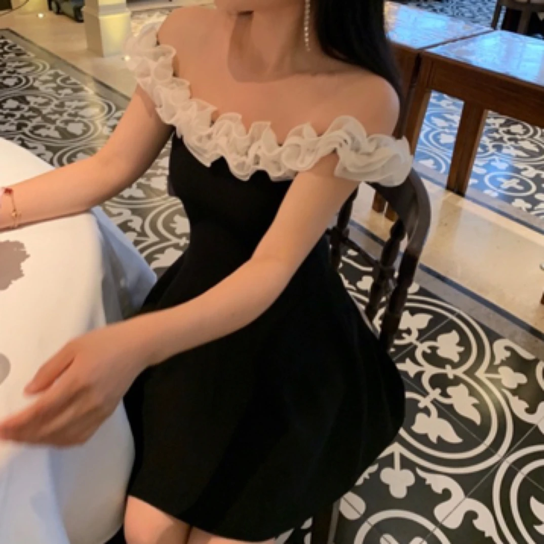 魅鹊 672【芭蕾公主】 小众设计感洋气时尚甜美一字肩针织连衣裙