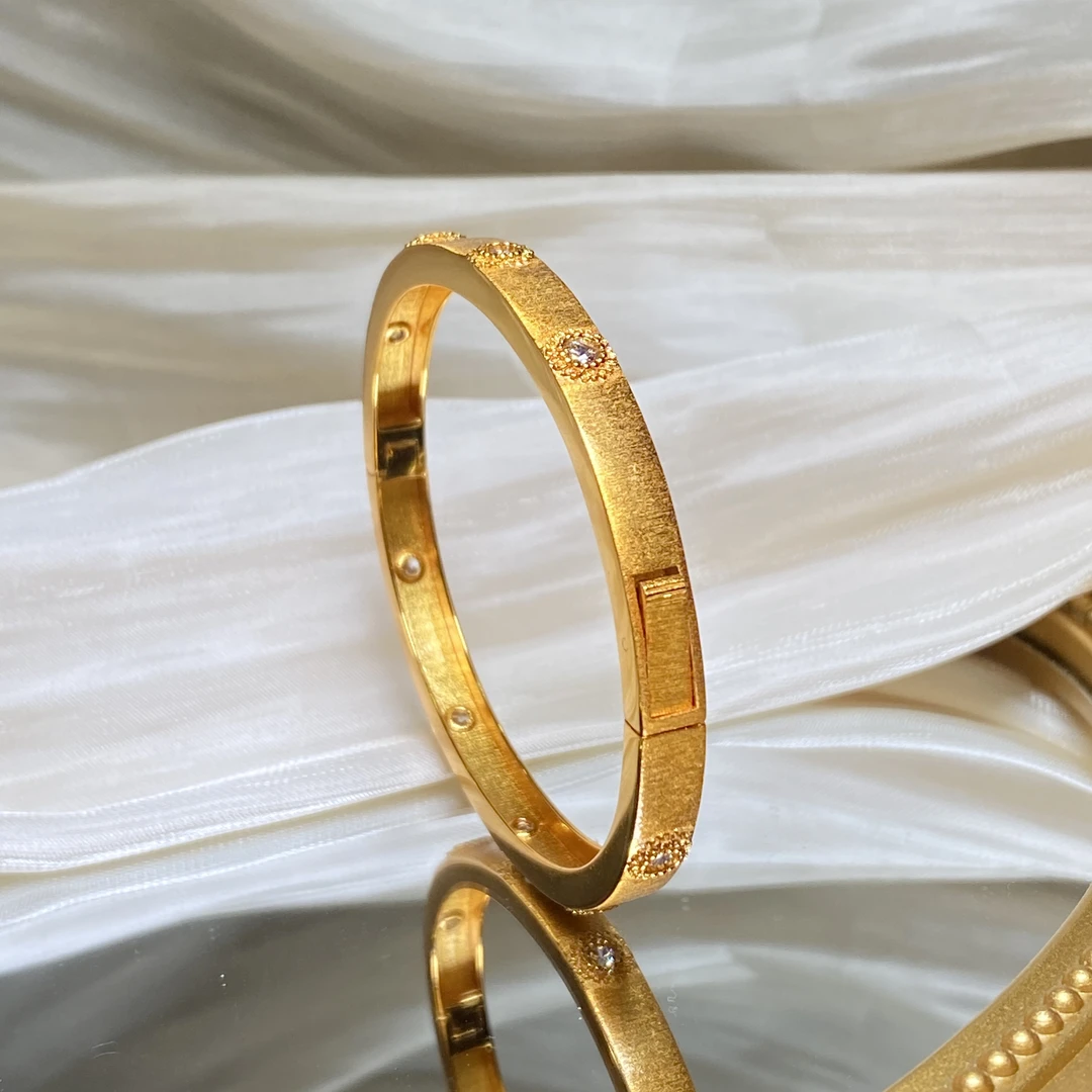 925银银制品 【小北好物】S925银手镯QH34X528