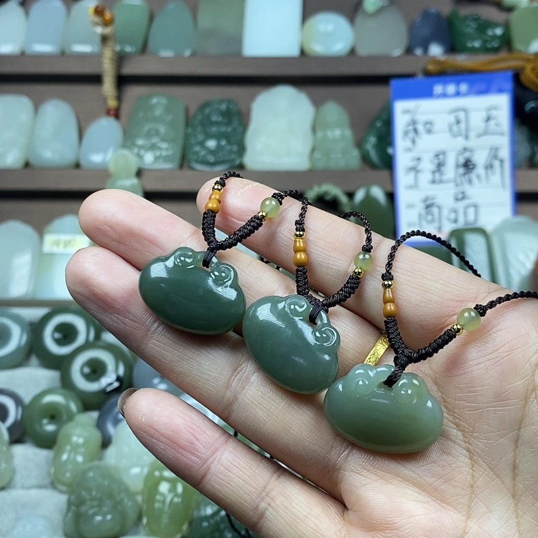 和田玉未镶嵌颈饰福袋多样性发1件