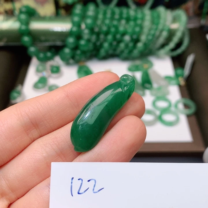 石英质玉颈饰未镶嵌