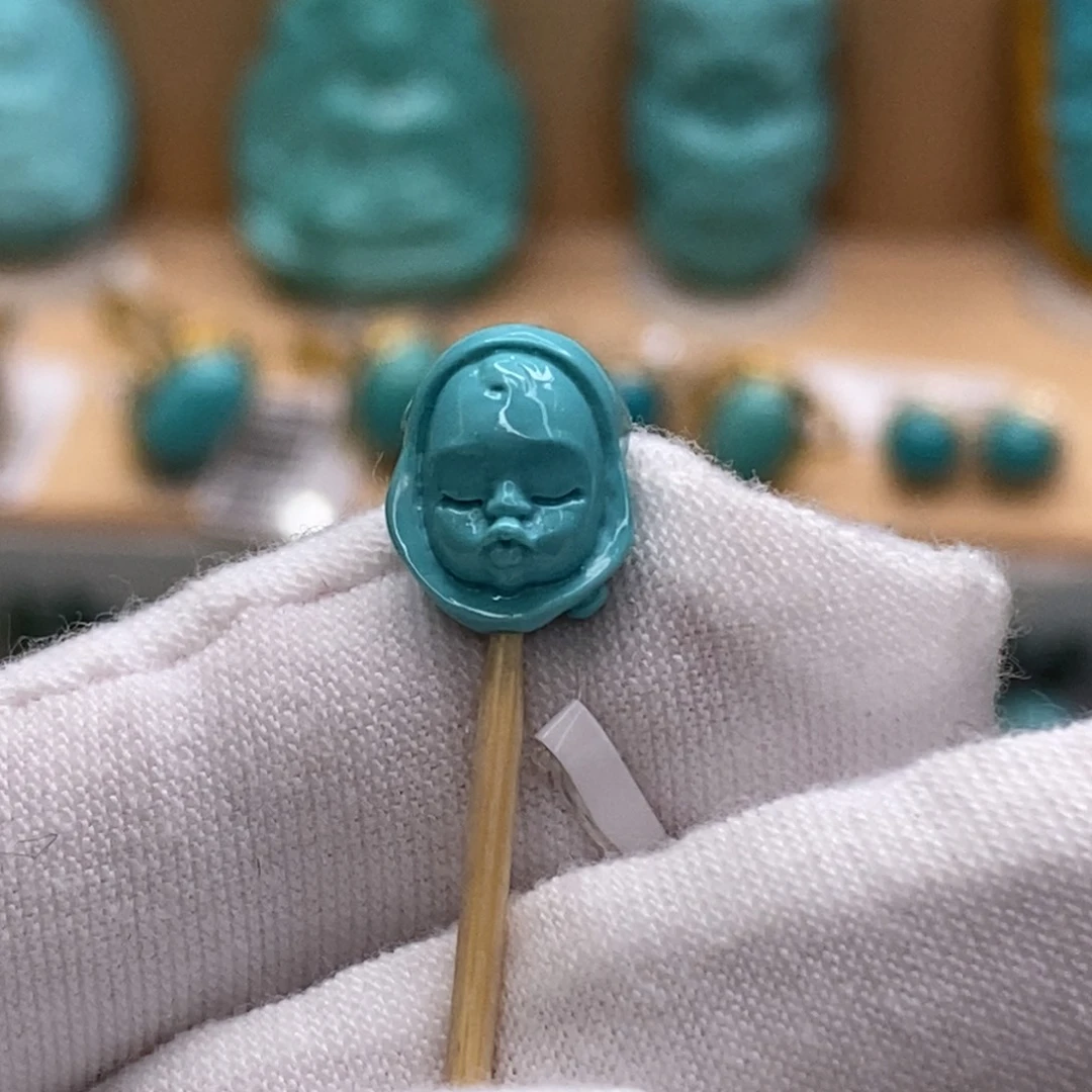 绿松石未镶嵌珠宝奇石