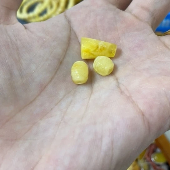 未镶嵌蜜蜡裸石吊坠