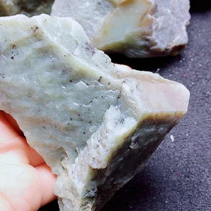未镶嵌和田玉（糖玉）珠宝半成品