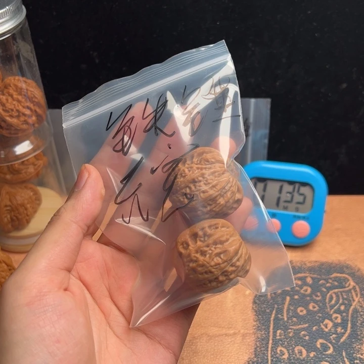 文玩核桃吊坠铁锤妹妹