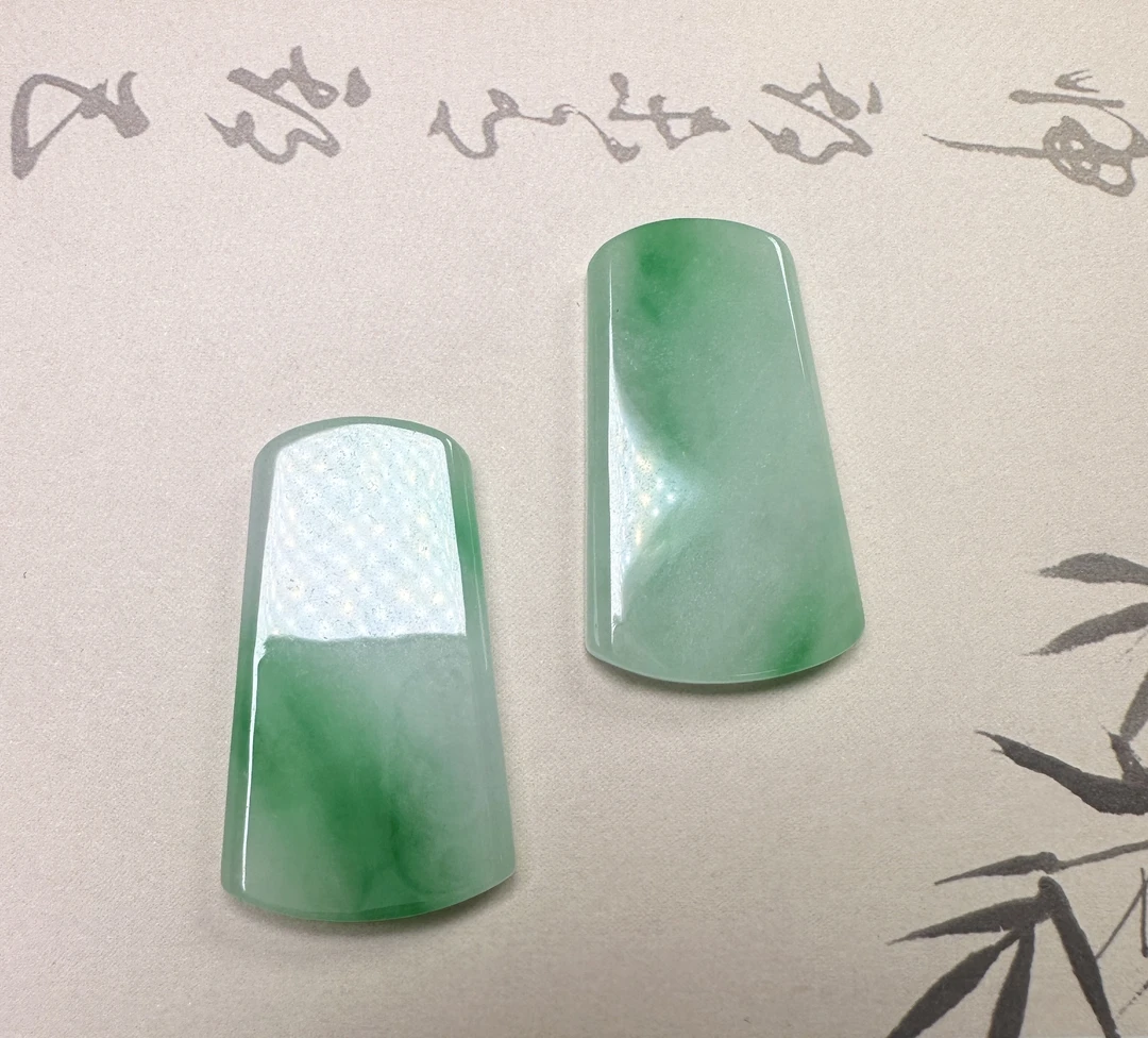 A08白底青翡翠无事牌挂件吊坠男女