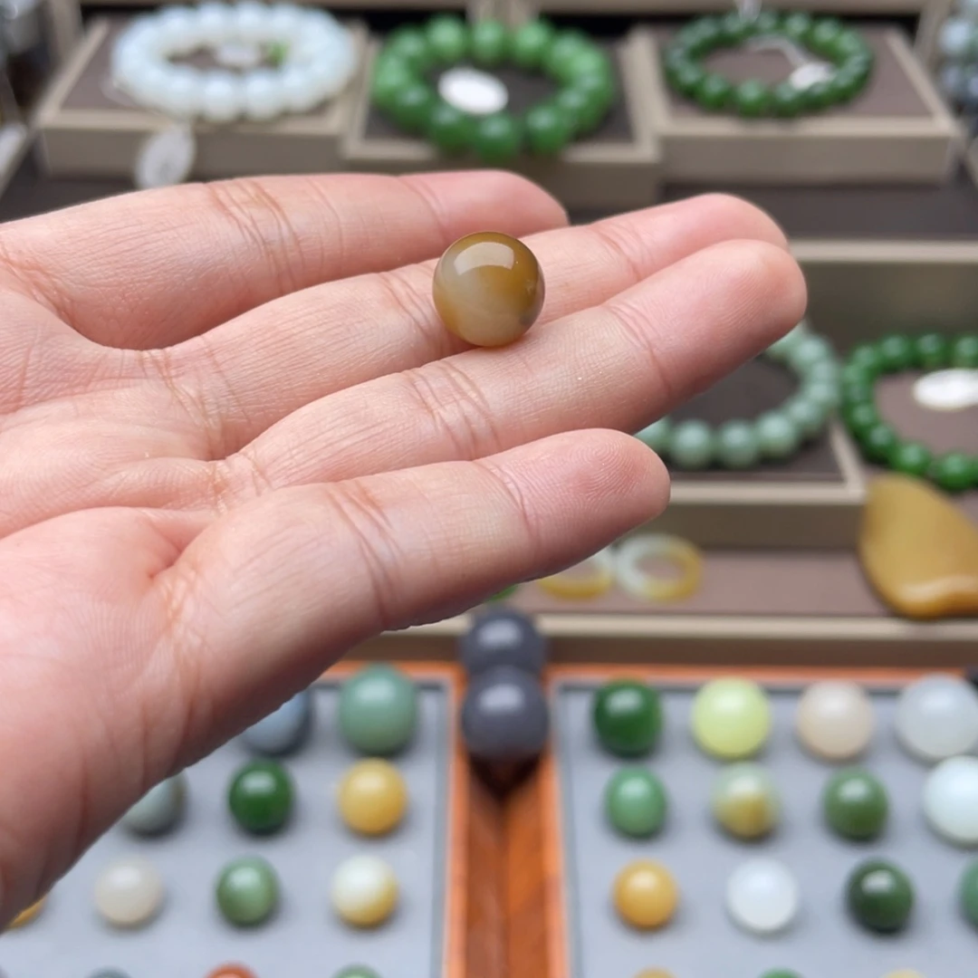 燕****和田玉未镶嵌手链