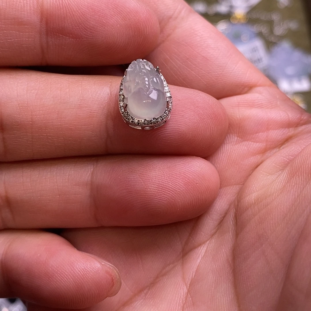 翡翠银S925镶嵌颈饰貔貅