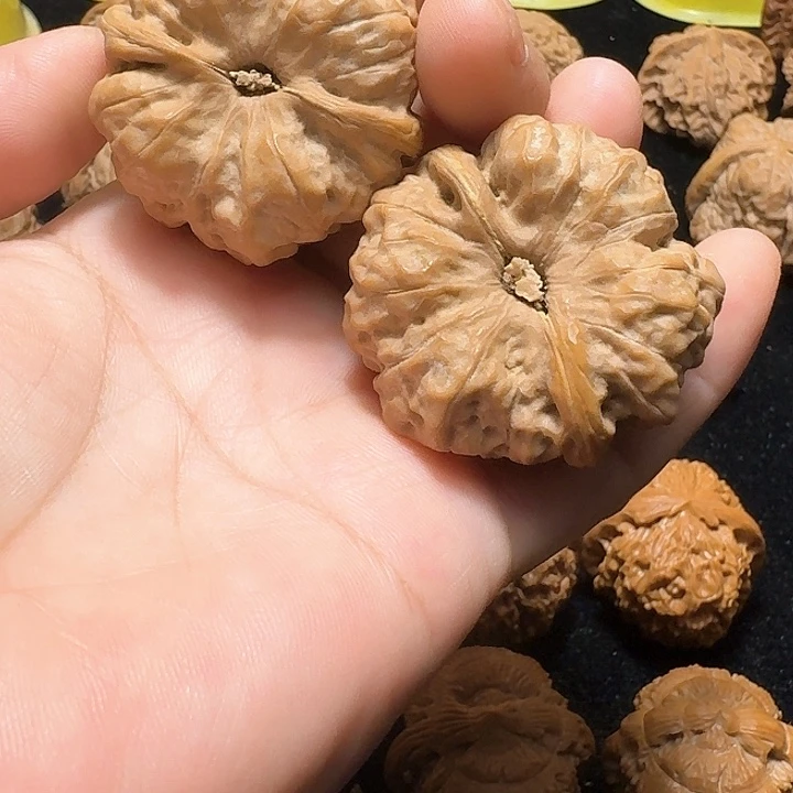 文玩核桃吊坠星****文玩核桃蛤蟆头