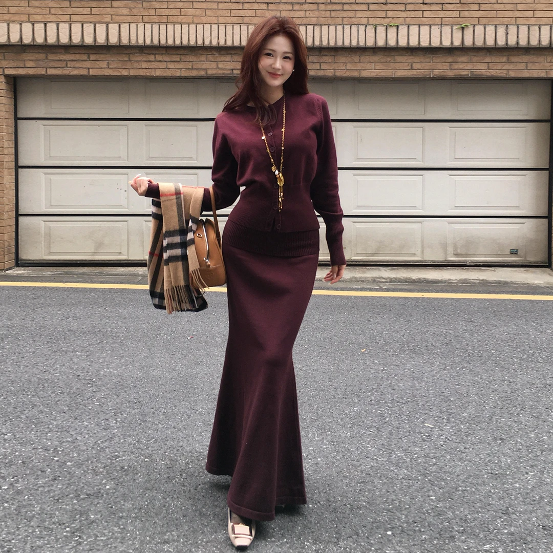 紫色长袖毛衣连衣裙子女秋冬2025新款御姐轻熟风收腰包臀长裙套装