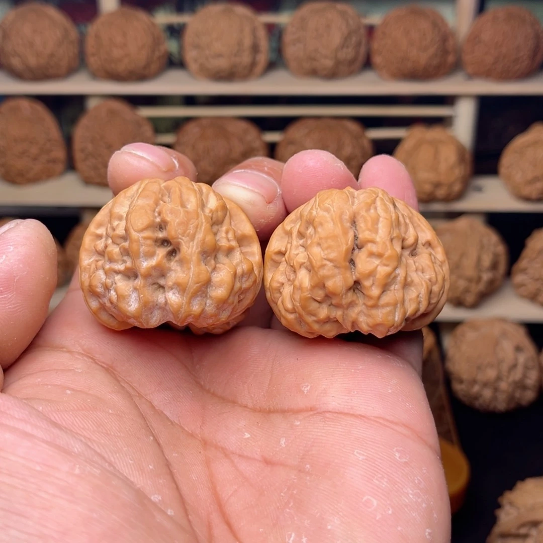 文玩核桃把件红***面文玩核桃把件38尺蛤蟆头