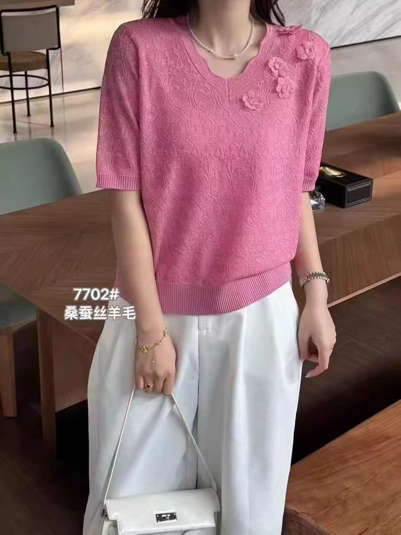 夏季新款细羊毛短袖t恤女蕾丝设计感小众V领镂空钩花高品质针织衫