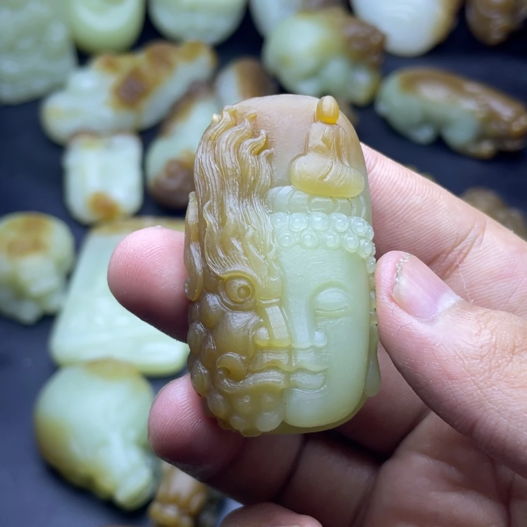 艾***缘和田玉（糖玉）未镶嵌颈饰
