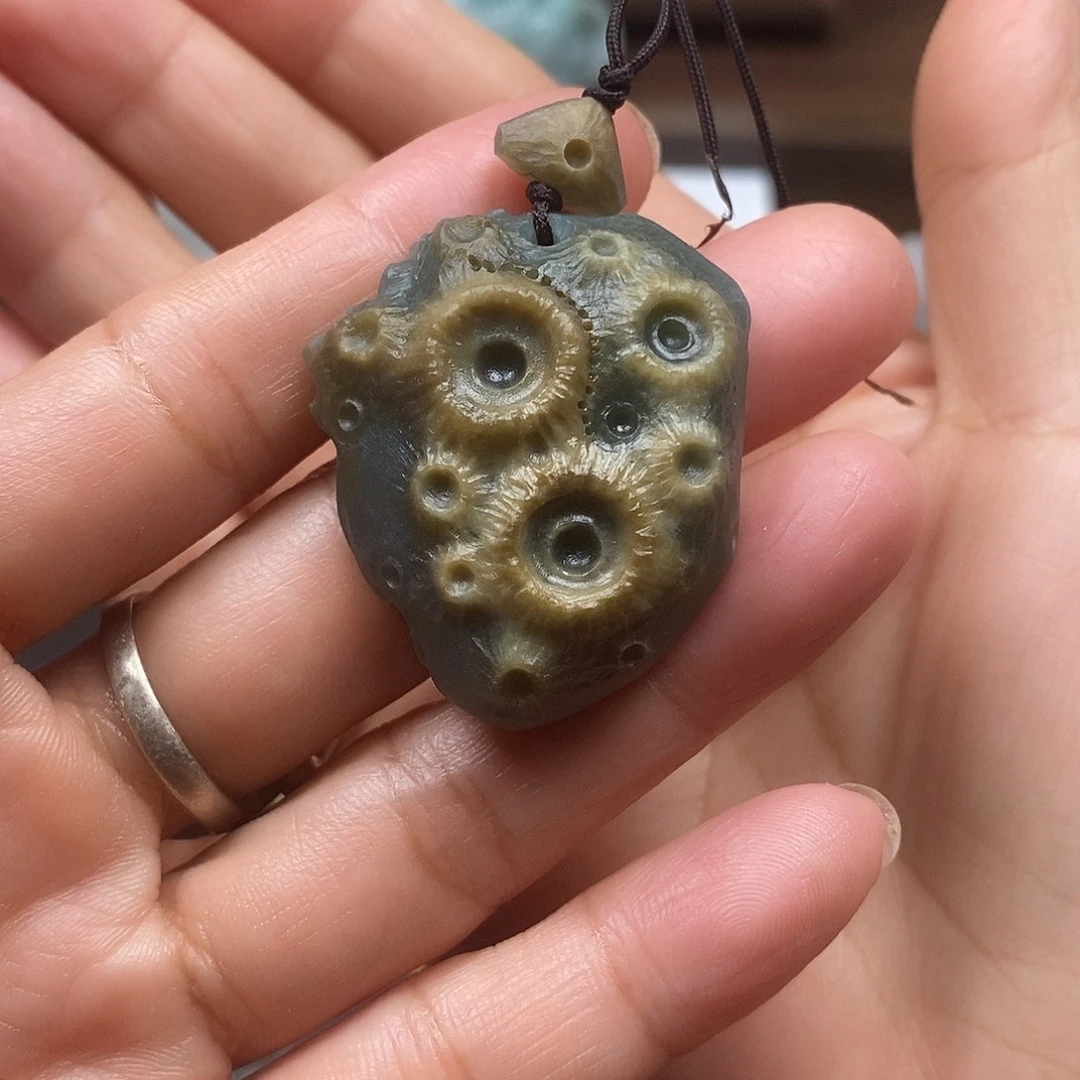 徐***生定制翡翠未镶嵌毛货抛光
