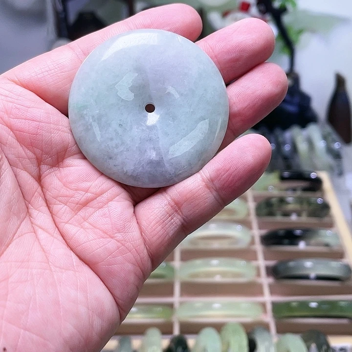 蛇纹石玉颈饰未镶嵌L****户