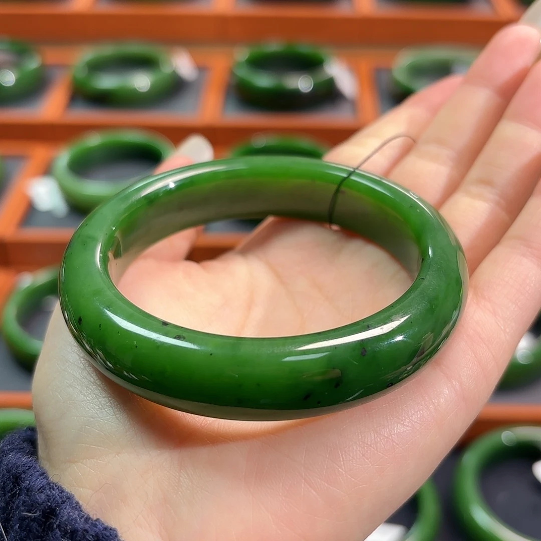 和田玉（碧玉）未镶嵌手镯辣菠菜绿