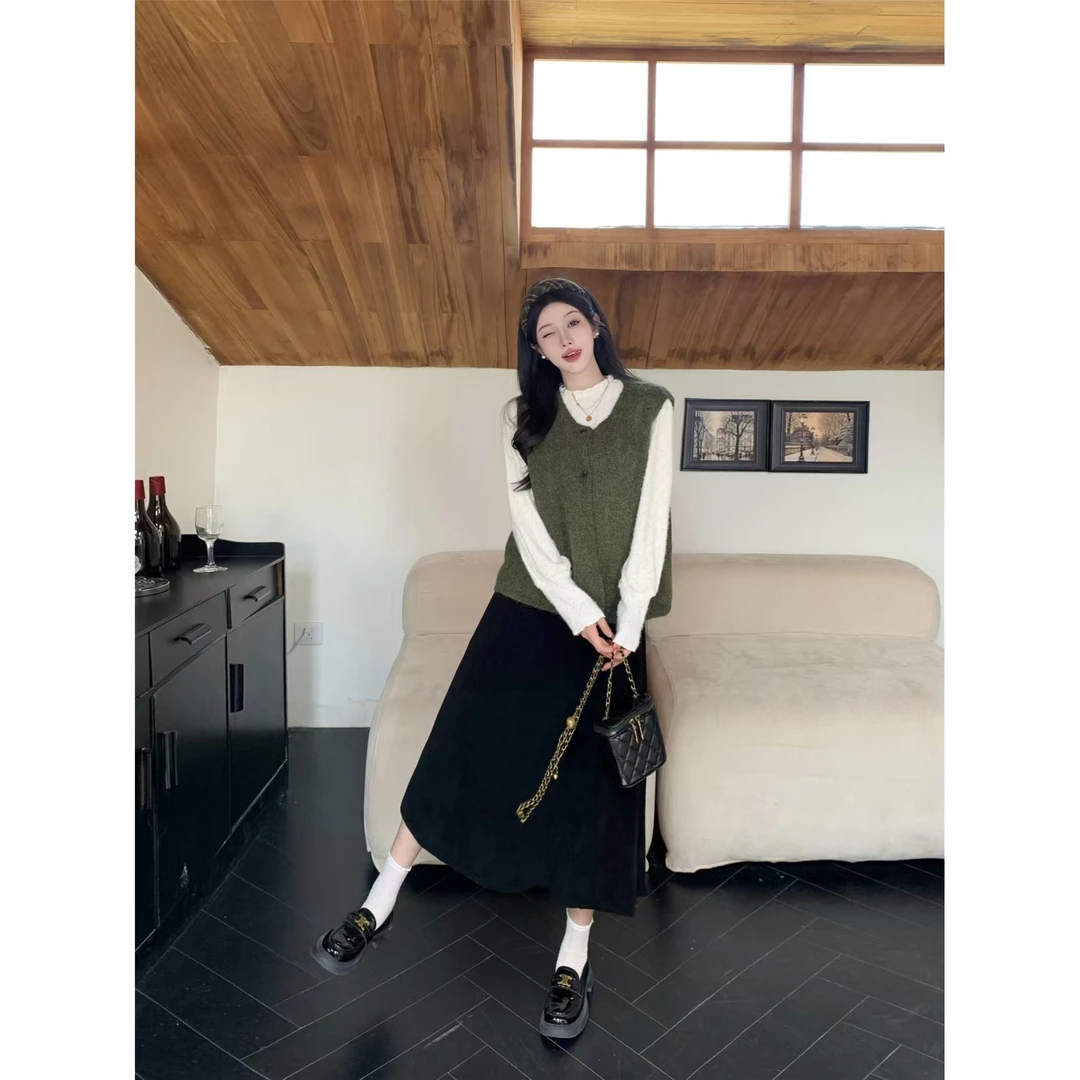 C-0018大码秋冬新款针织背心马甲+蕾丝打底衫+半身裙三件套