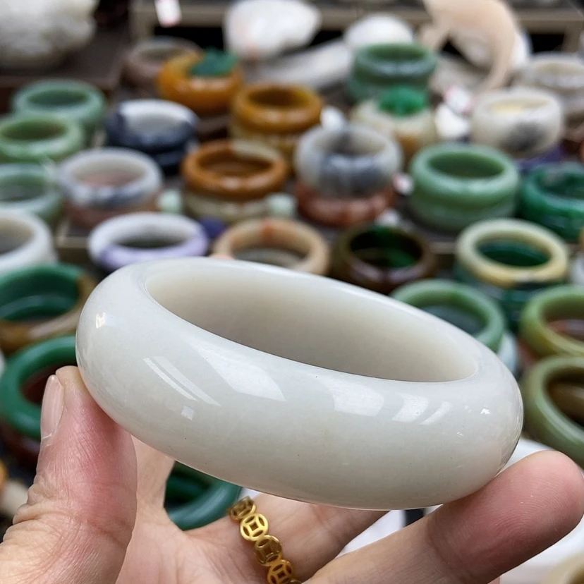 【闪购商品】石英质玉手镯未镶嵌