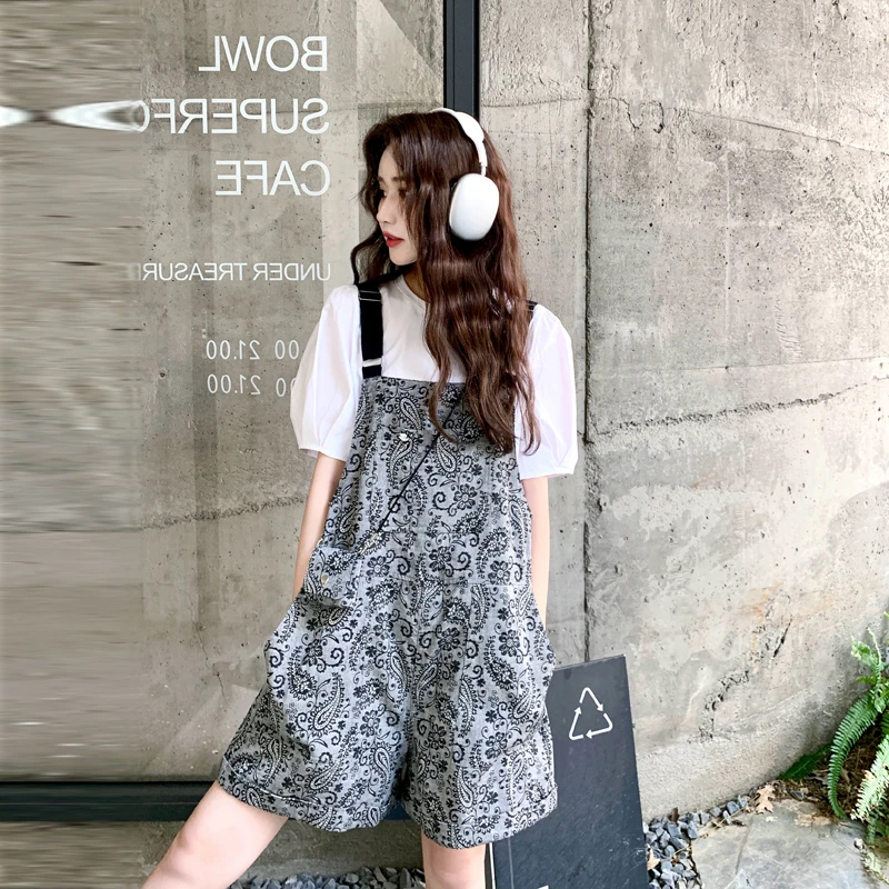 今年流行小个子印花背带裤套装女夏季2025新款休闲减龄T恤两件套