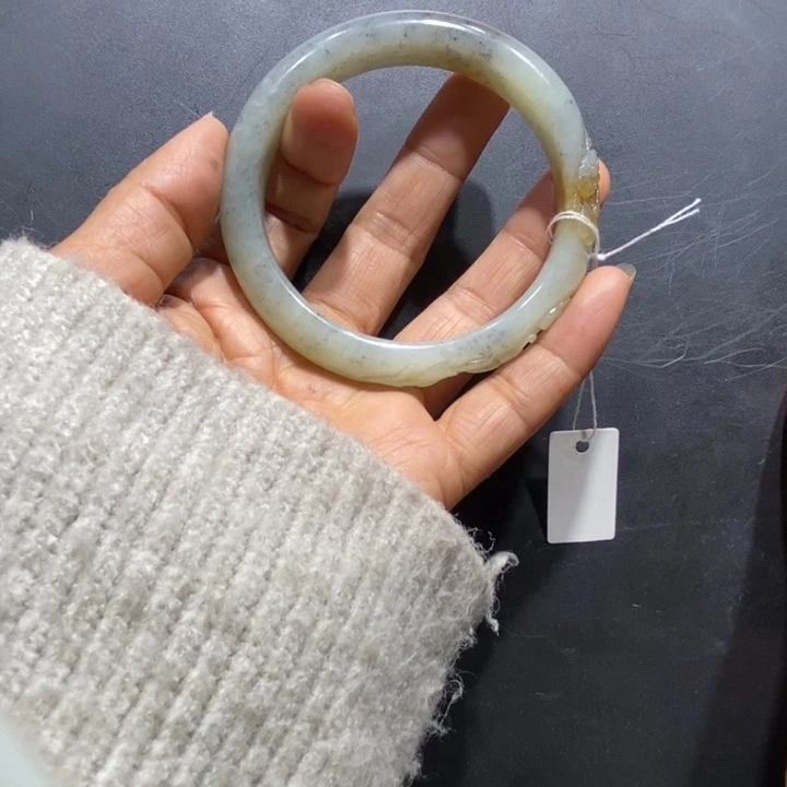 未镶嵌手镯和田玉沙*啦