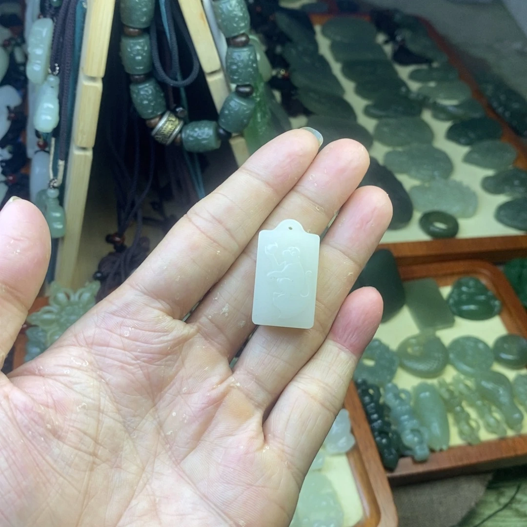 和田玉（糖玉）未镶嵌颈饰