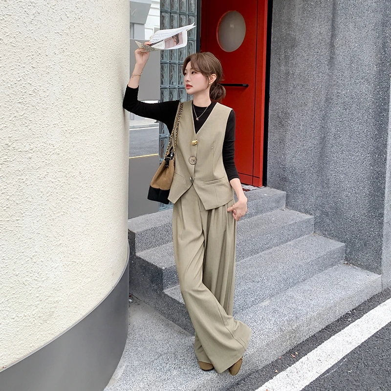 轻熟风气质甜美百搭套装女秋季新款时尚显瘦马甲内搭休闲裤三件套