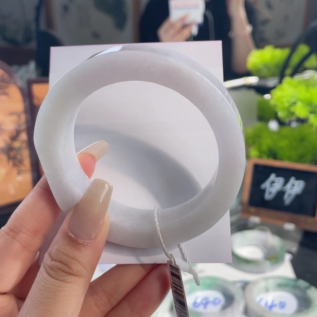 定制翡翠未镶嵌翡翠手镯基地质检发货