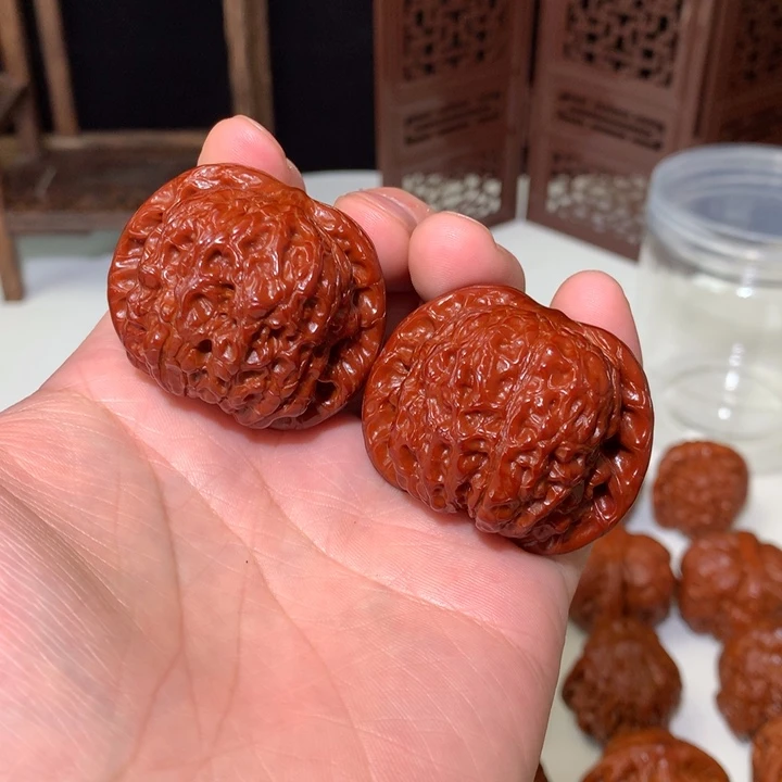 文玩核桃吊坠血麒麟12.44