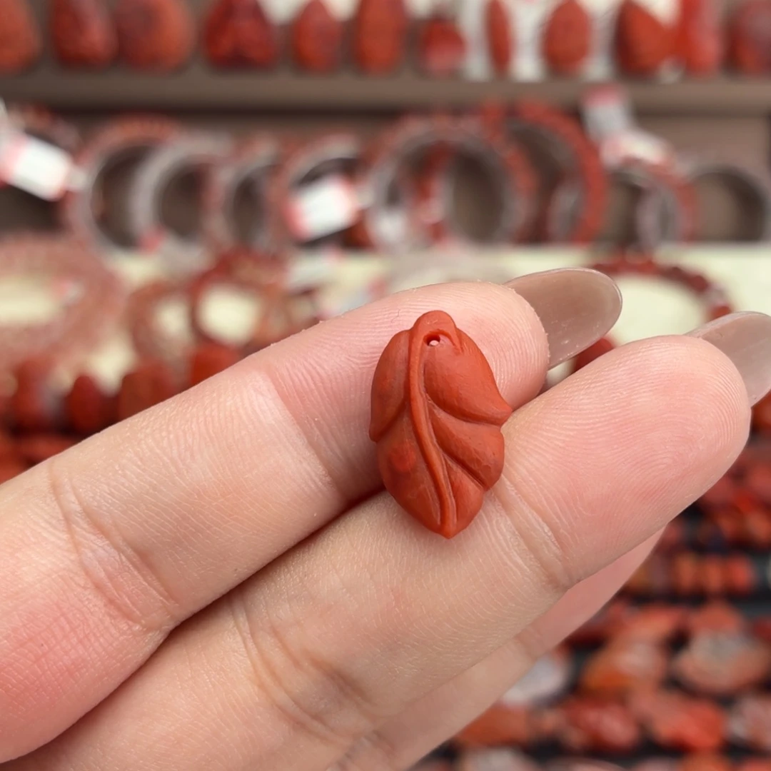 南红玛瑙未镶嵌颈饰满肉金枝玉叶