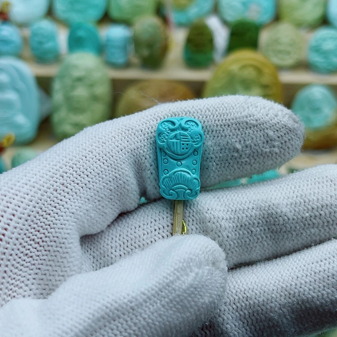 绿松石未镶嵌珠宝奇石