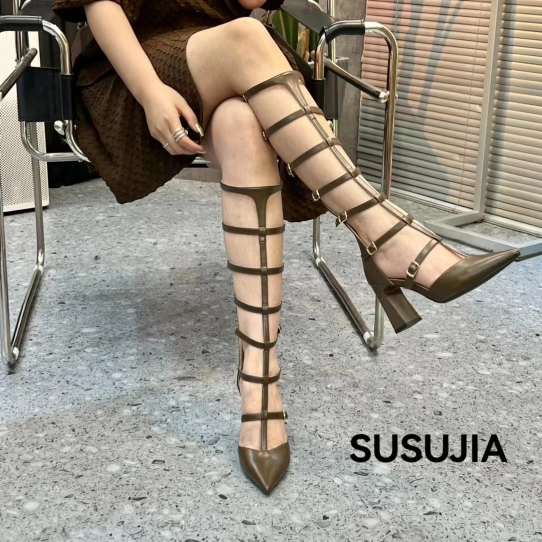 【断码特惠】力荐春夏爆款经典版尖头粗跟高筒罗马长靴镂空性感网红