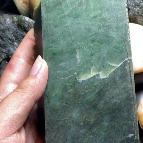 未镶嵌和田玉（糖玉）挂件?**鱼