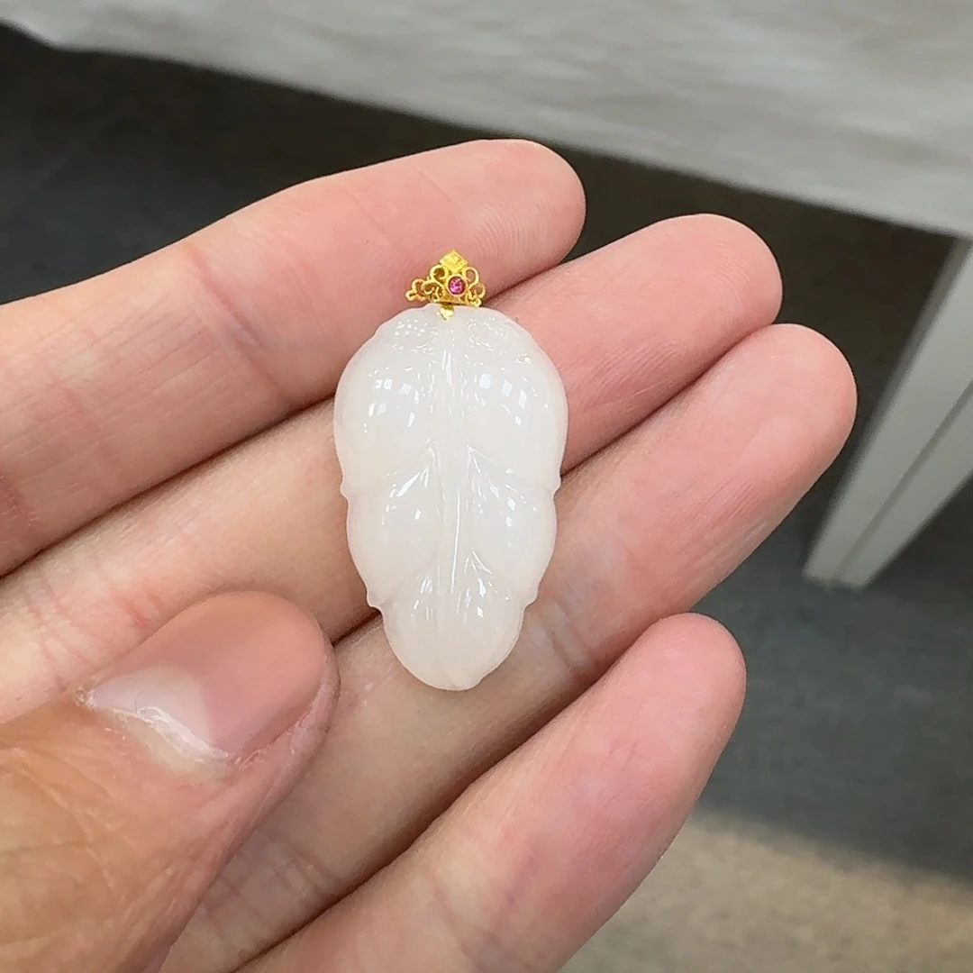 和田玉树叶18K金镶嵌39一品卡25左右青海料