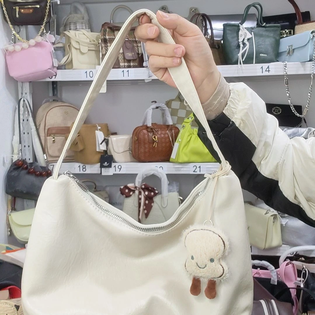 PVC牛津布人造革PU帆布草编牛皮pc超纤皮（革）反绒皮pu