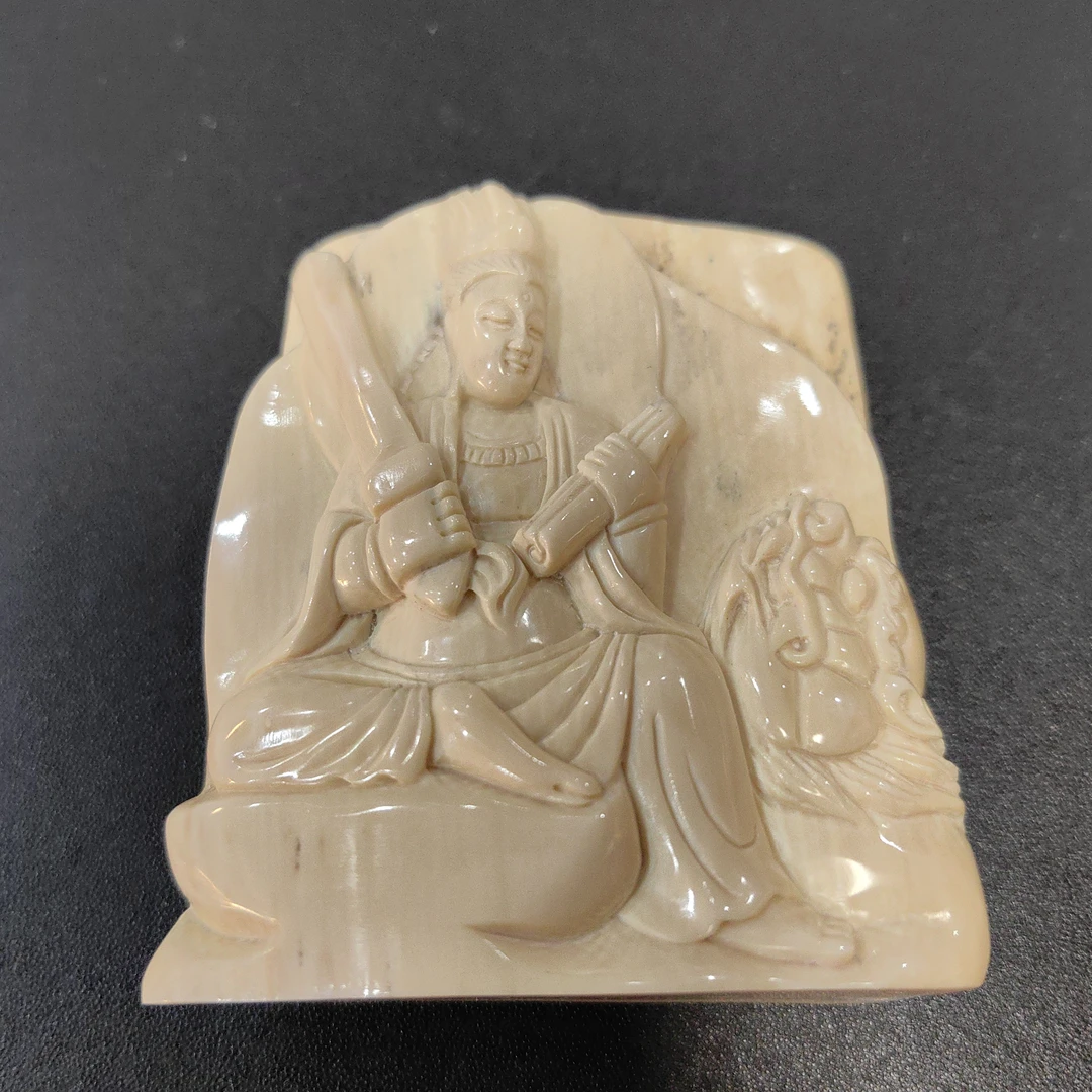 猛犸雕刻件约 98克ZL259