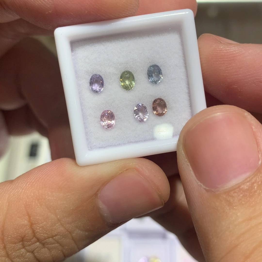 蓝宝石裸石1.5克拉