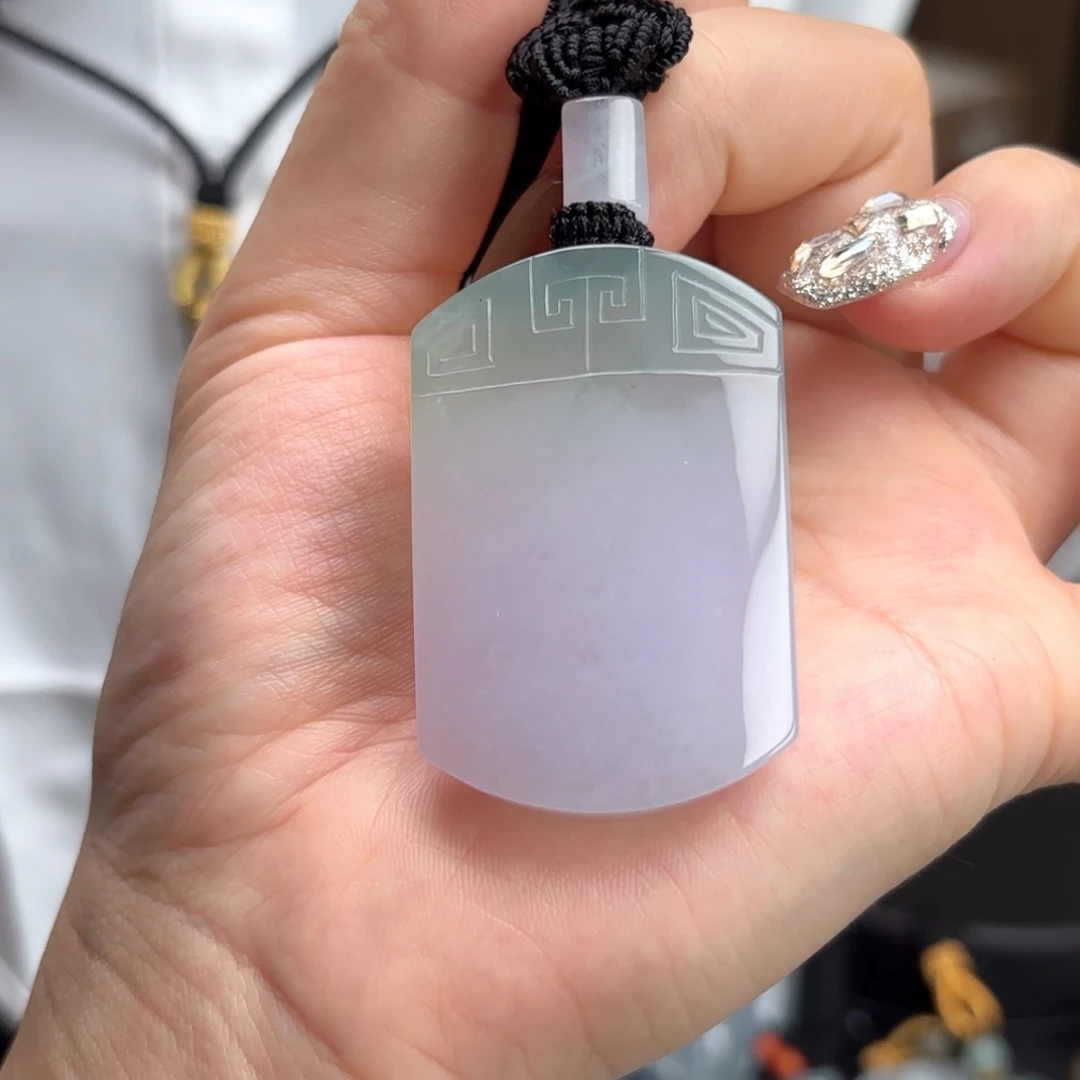 翡翠未镶嵌颈饰无事牌