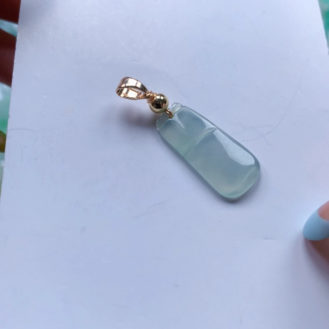 翡翠未镶嵌颈饰吊坠