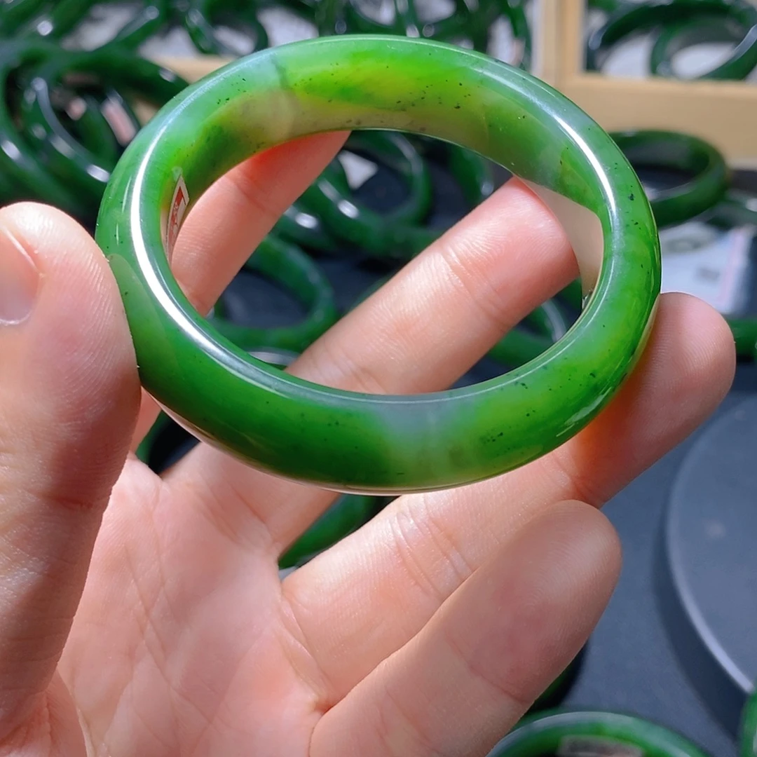 ****…和田玉（碧玉）未镶嵌手链