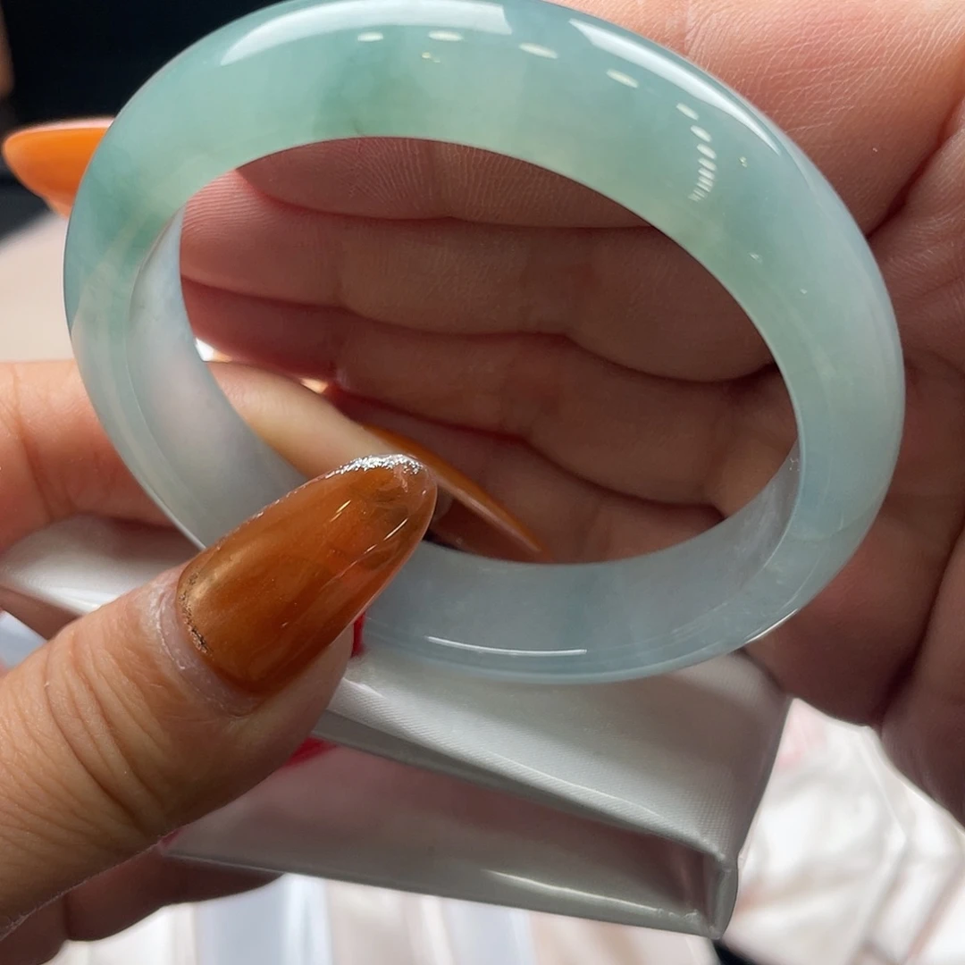 翡翠未镶嵌手镯53.8正圈