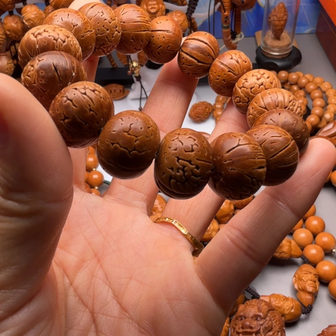 吊坠橄榄核我不在这里