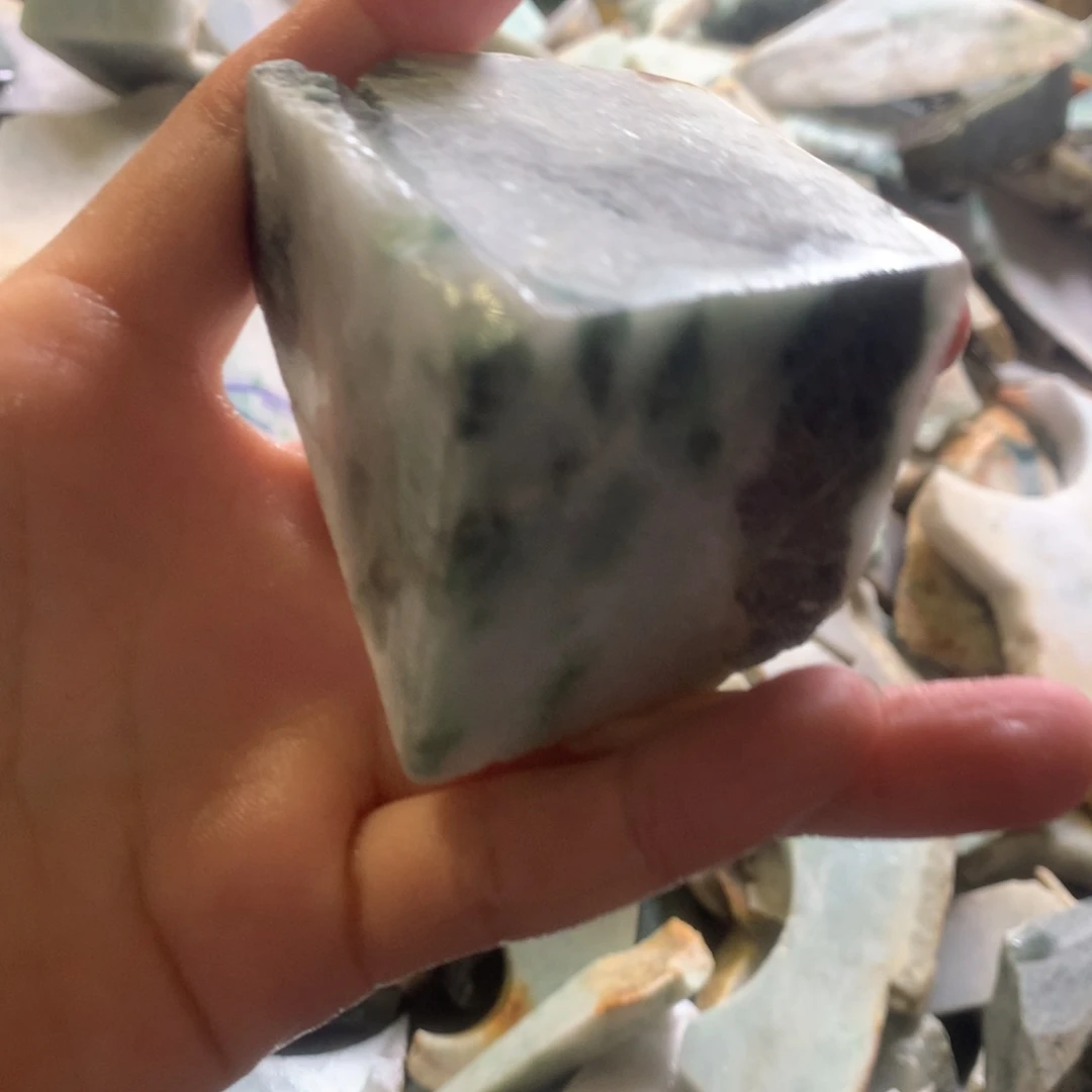 翡翠颈饰未镶嵌缅甸翡翠