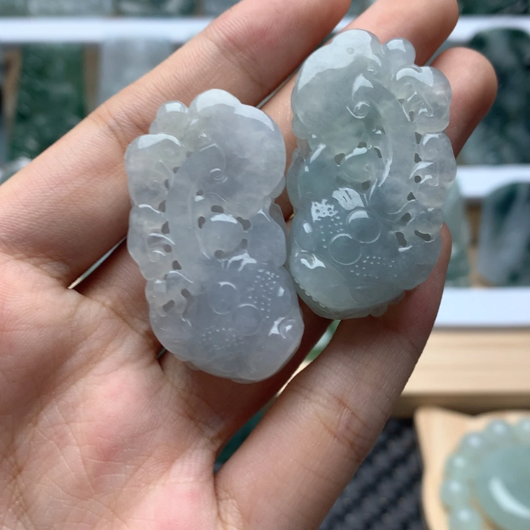 嘉***情翡翠未镶嵌吊坠(不含链)貔貅