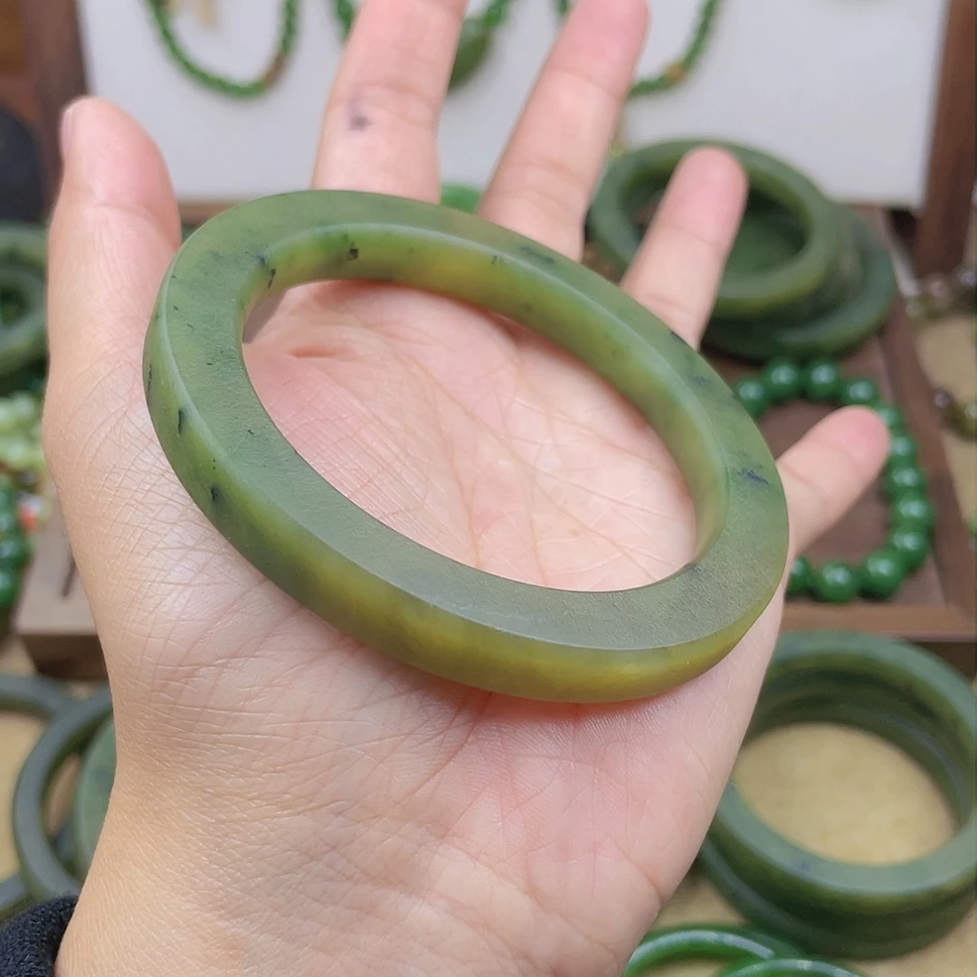 未镶嵌手镯和田玉我****?