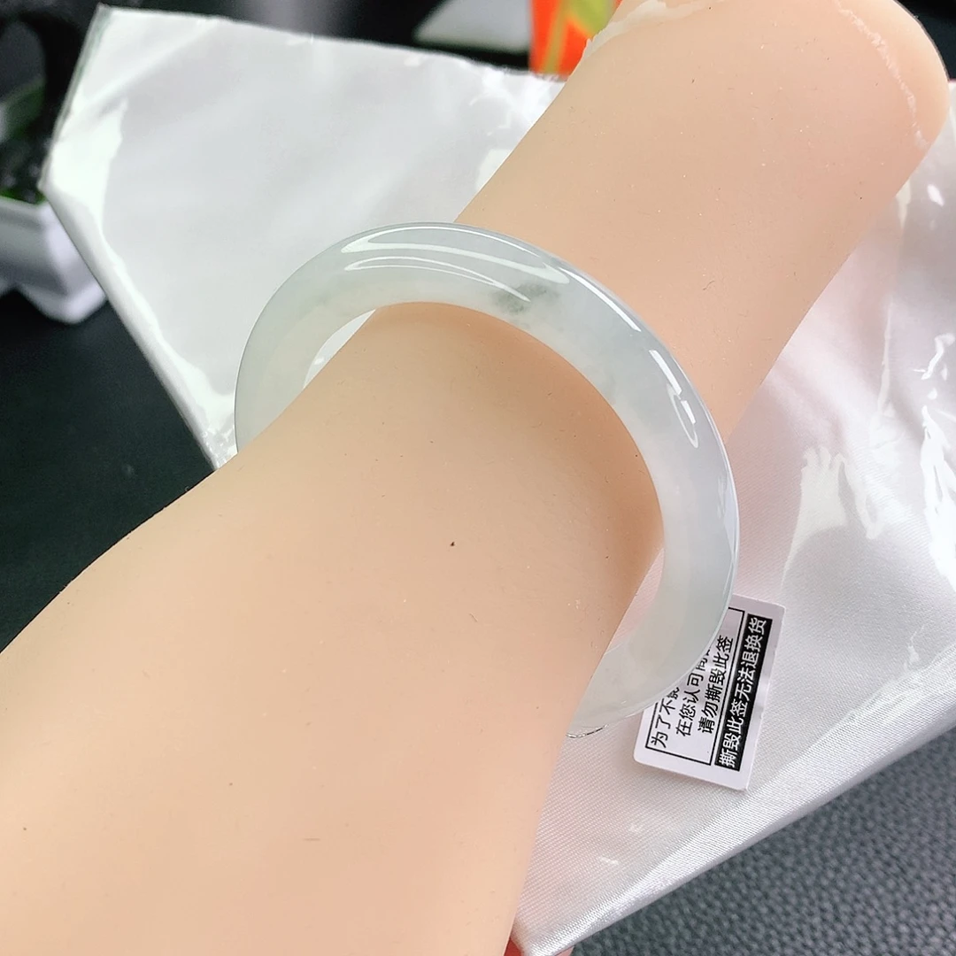 翡翠未镶嵌手镯52圈