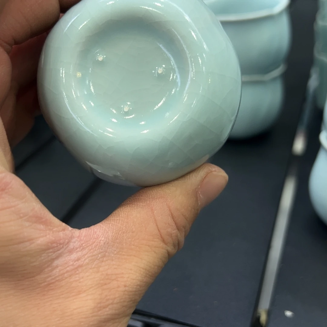 瓷片月白百何杯一级
